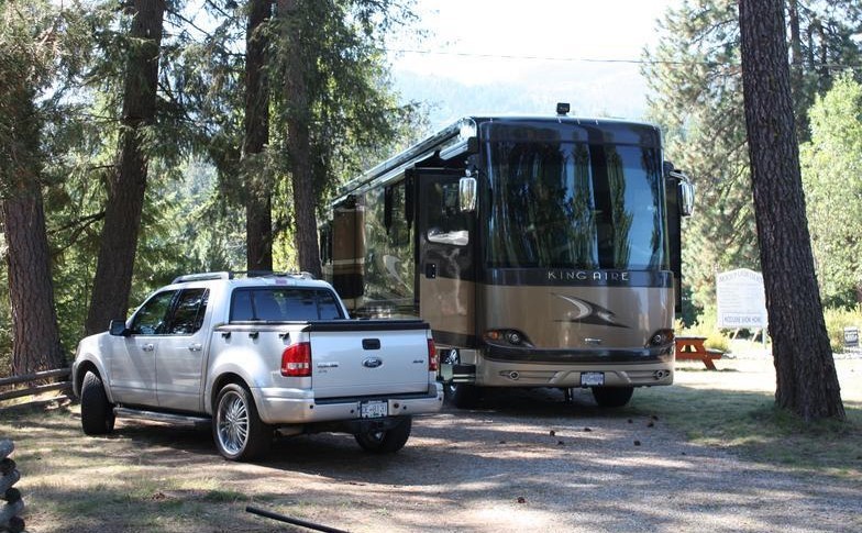 Motorhome-Christina-Pines-Campground.jpg